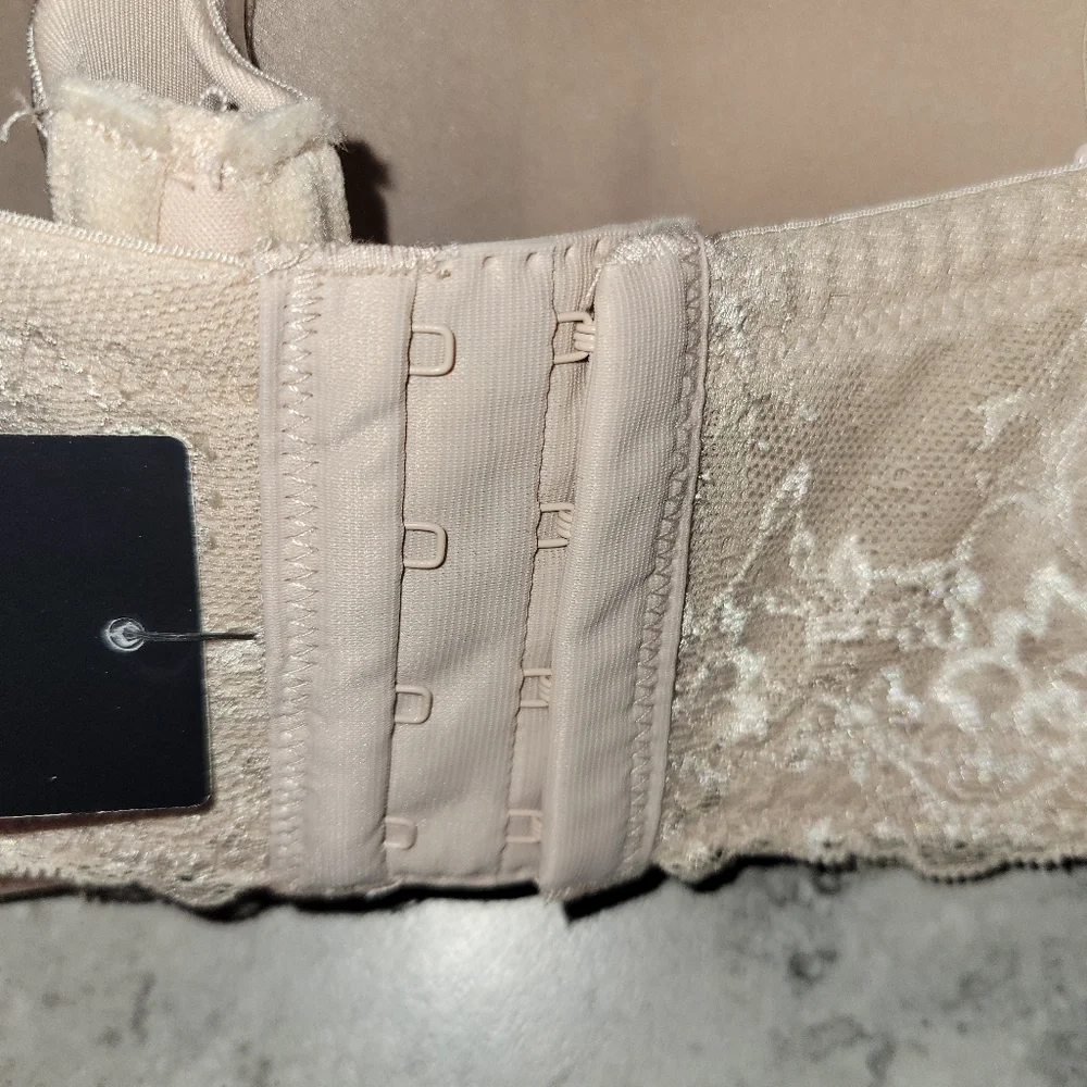 Torrid Multi-Way Bra 5 Ways To Wear Sz 40DD Nude‎ New With Tags